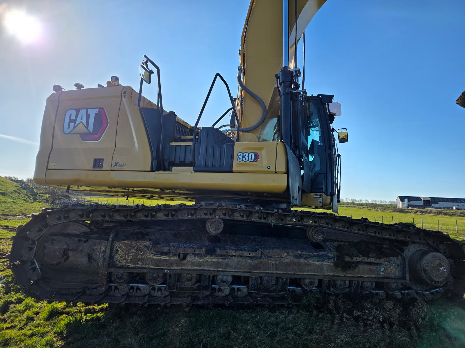 Pelle Cat 330 NG + Radiocommande