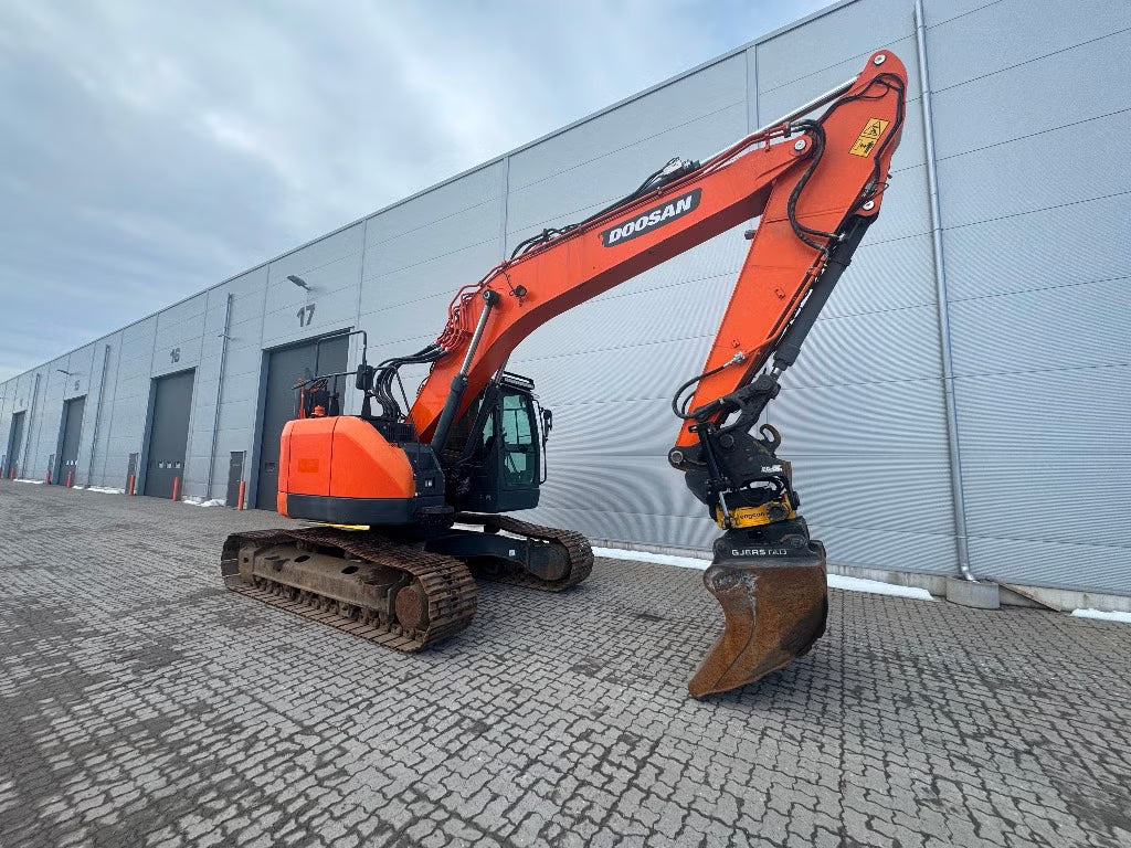 Pelle Doosan DX235LCR