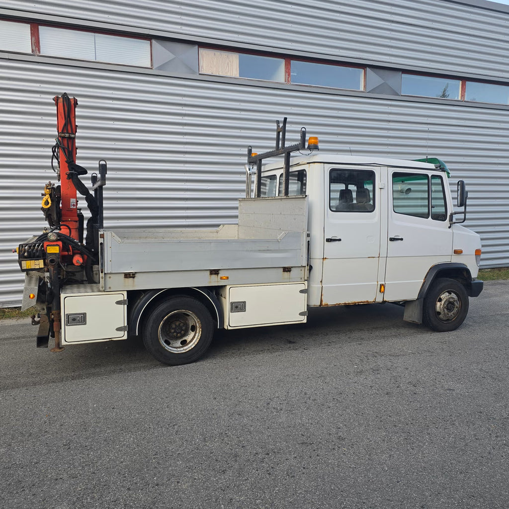 Camion Mercedes-Benz Vario 815D 2003 - Camion-grue 150 ch