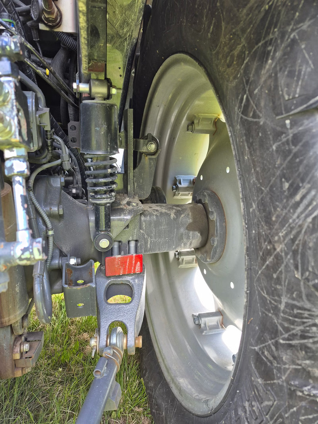 Trator Massey Ferguson 5713S 2018