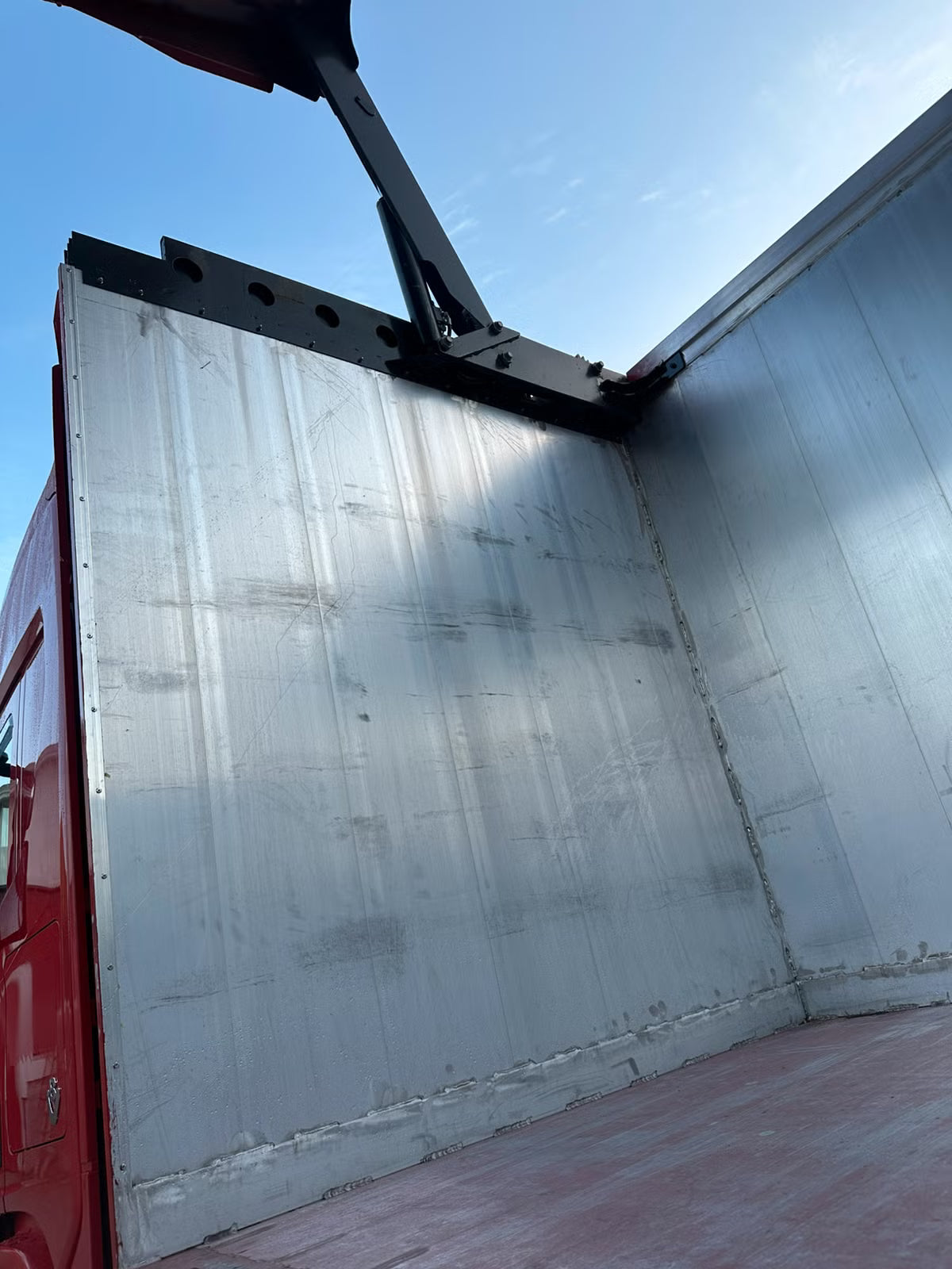Camion à copeaux de bois Scania R590