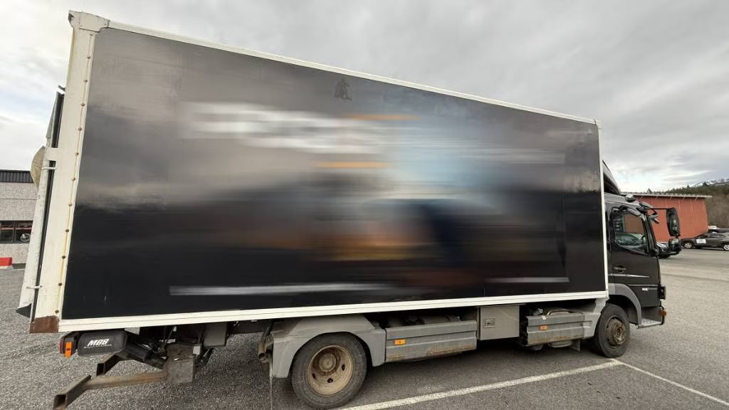 Camion Mercedes-Benz 818 L