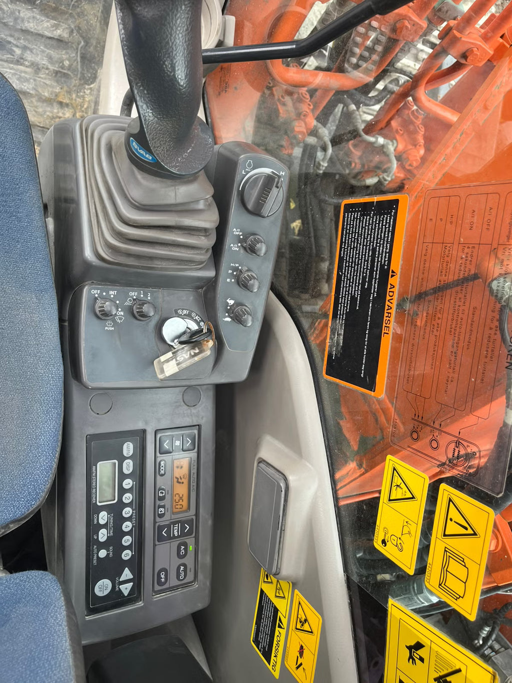 Mini Pelle Excavatrice Hitachi 160LC