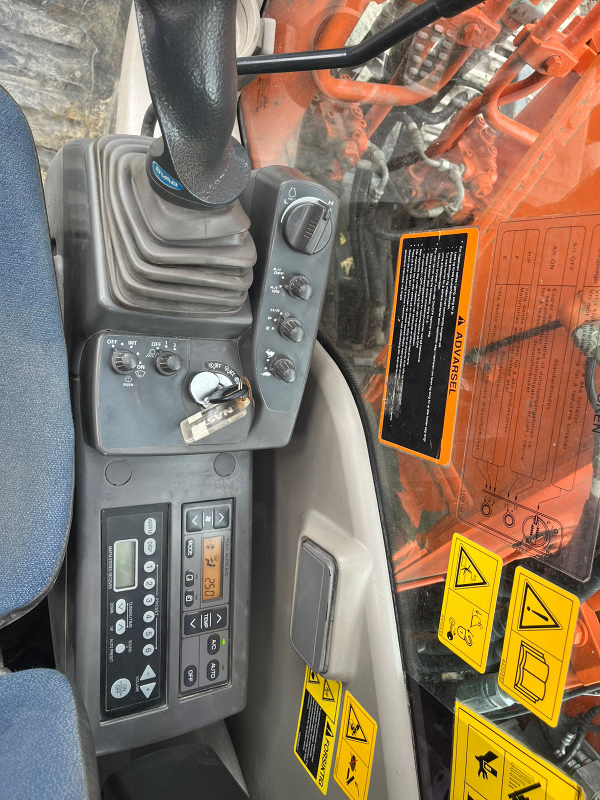 Mini Pelle Excavatrice Hitachi 160LC