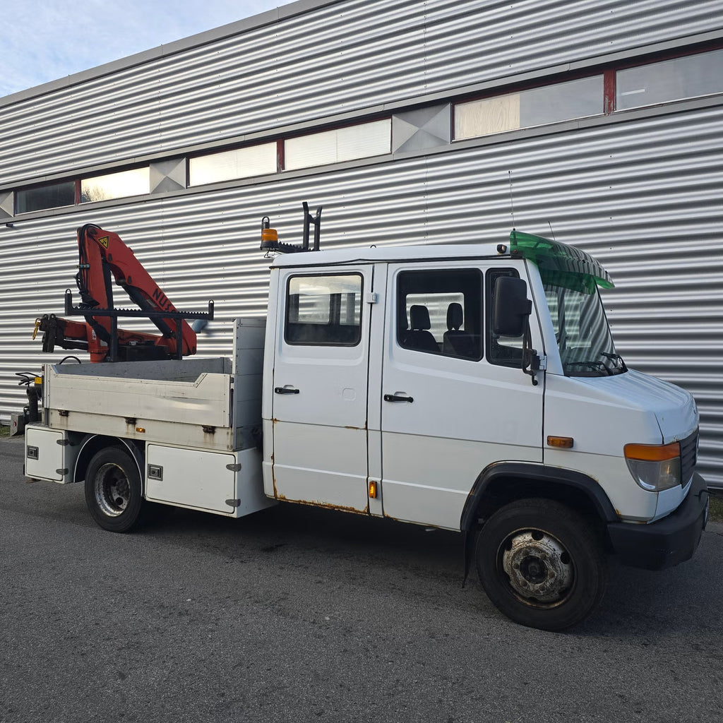 Camion Mercedes-Benz Vario 815D 2003 - Camion-grue 150 ch