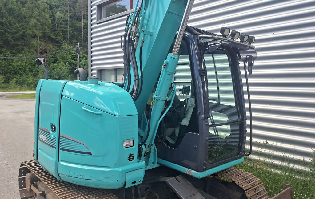 Pelle Kobelco SK75SR-3E