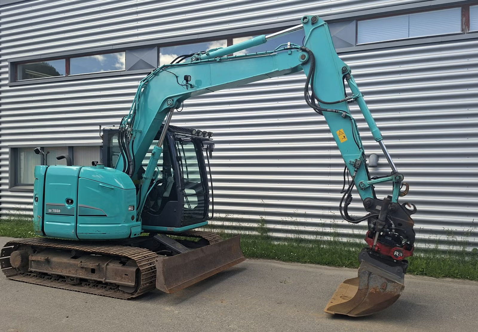 Pelle Kobelco SK75SR-3E