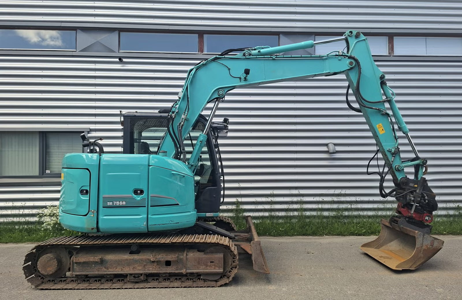 Pelle Kobelco SK75SR-3E