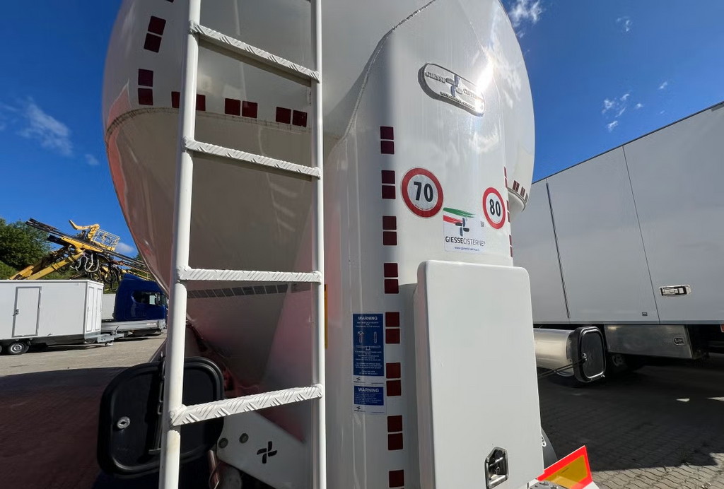Semi-remorque vrac CMT41N 41 000 litres