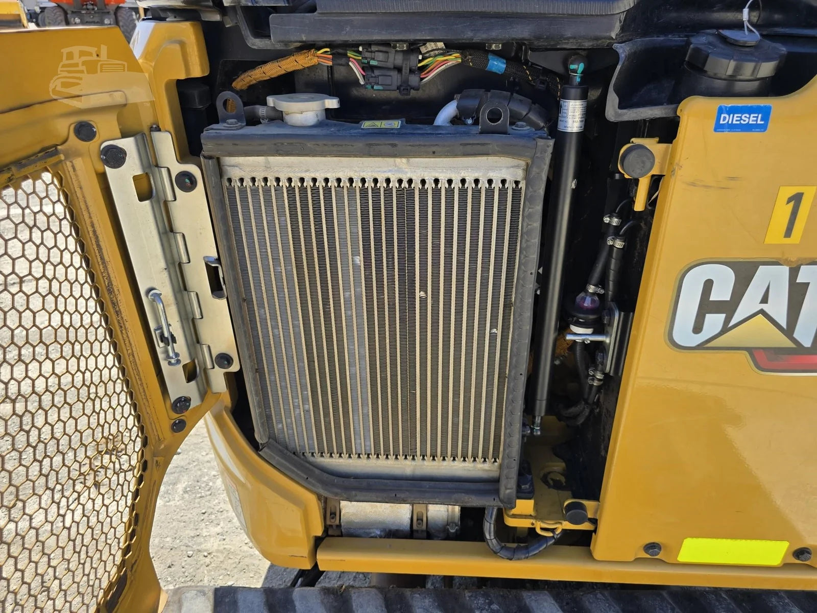 Mini Pelle Caterpillar 301.7CR 1,8 T + 3 godets + Remorque