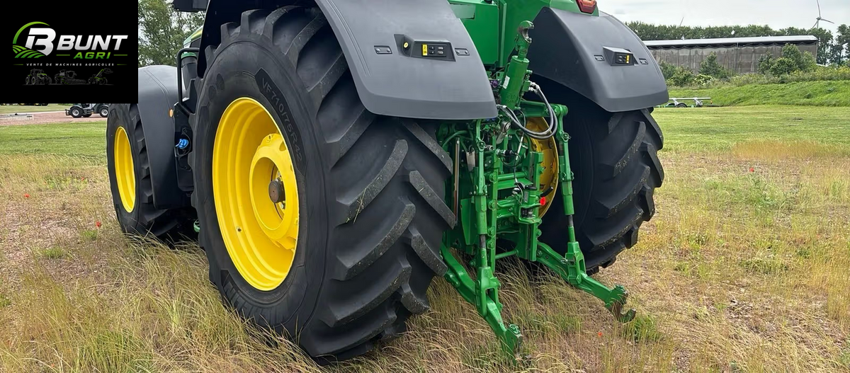 Trattore John Deere 7R 330 2023