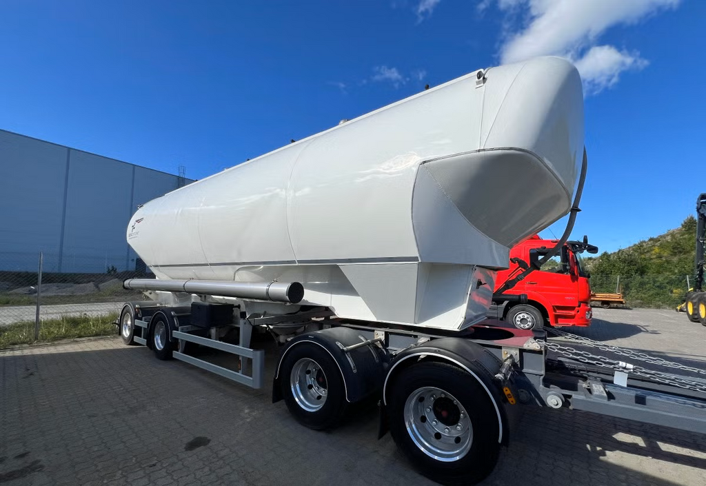 Semi-remorque vrac CMT41N 41 000 litres