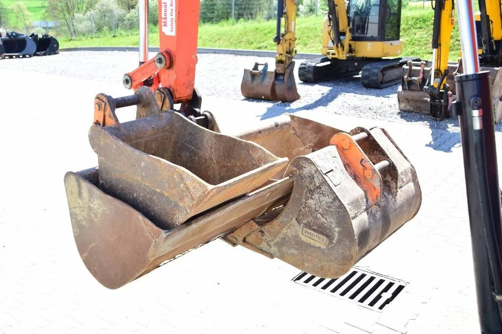 Mini Pelle Kubota U27-4 2,6 T+ 3 godets + Attache rapide