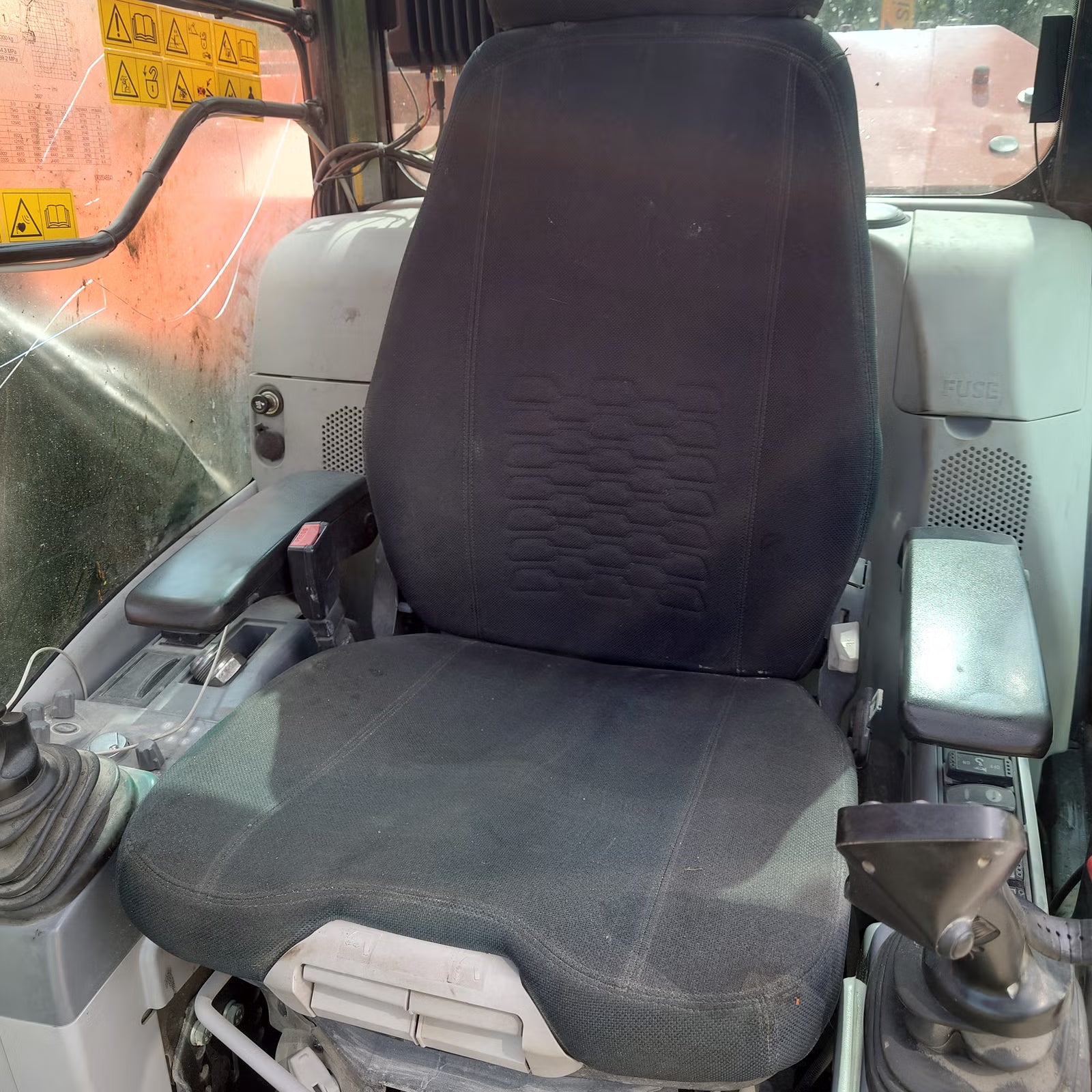 Pelle Hitachi ZX225 USR LC-6