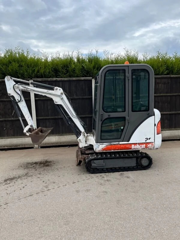 Mini Pelle Bobcat 320 1,6T + 3 godets