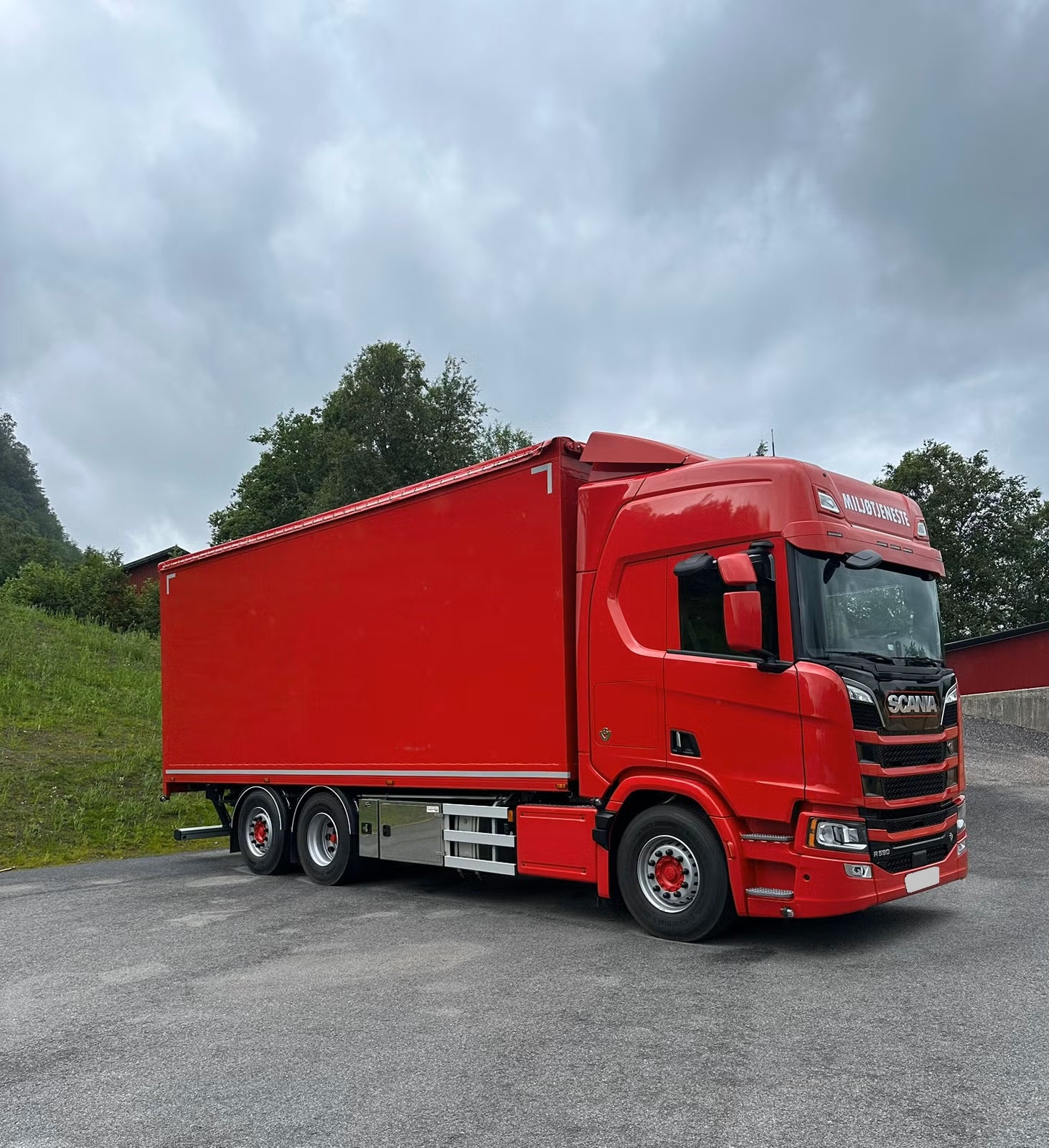 Camion à copeaux de bois Scania R590