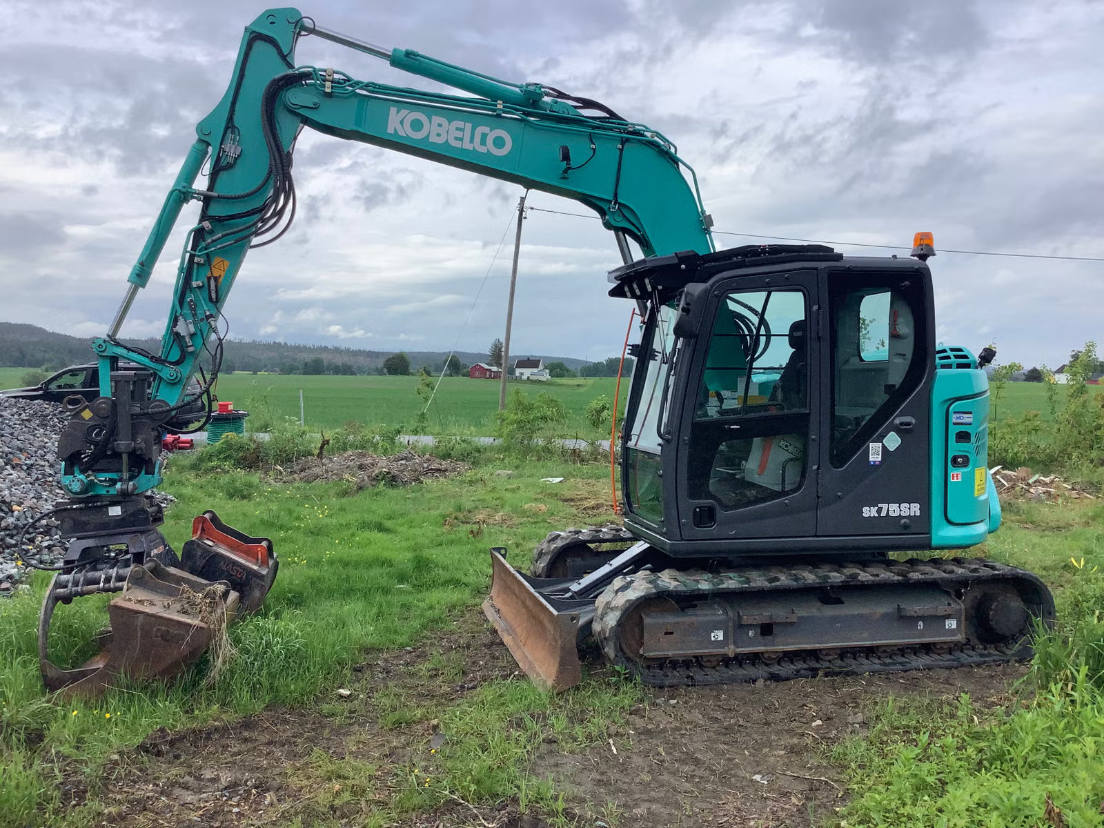 Pelle Kobelco SK75SR-7