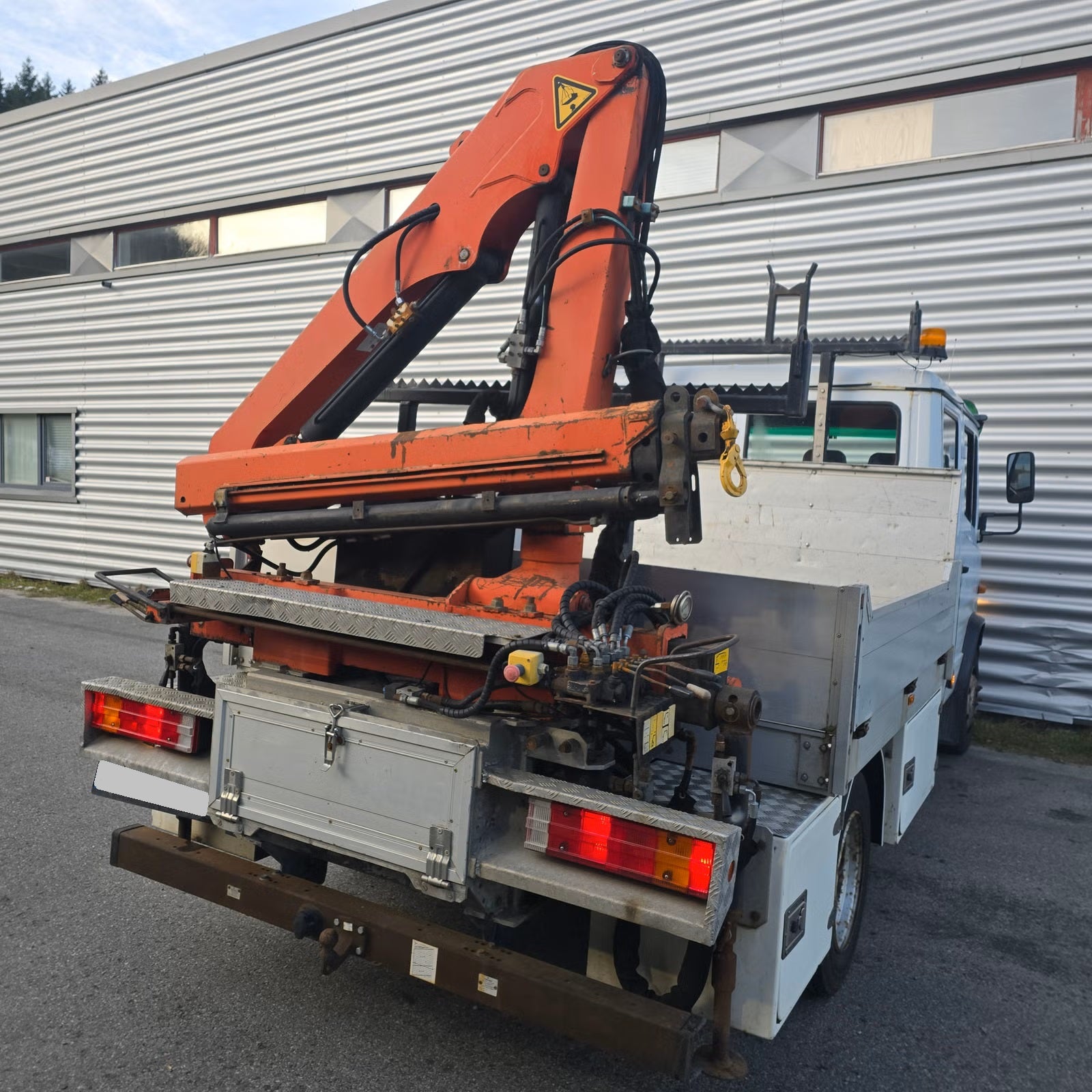 Camion Mercedes-Benz Vario 815D 2003 - Camion-grue 150 ch