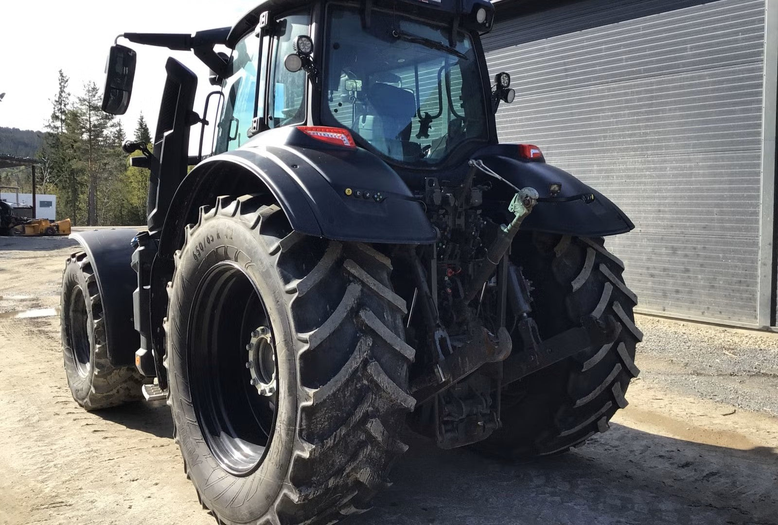 Tracteur Valtra Q305 Twin Track