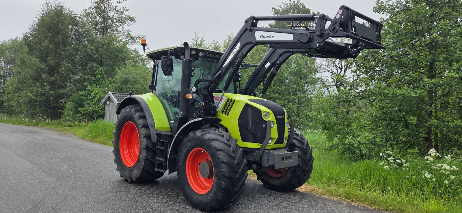 Tracteur CLAAS Arion 550
