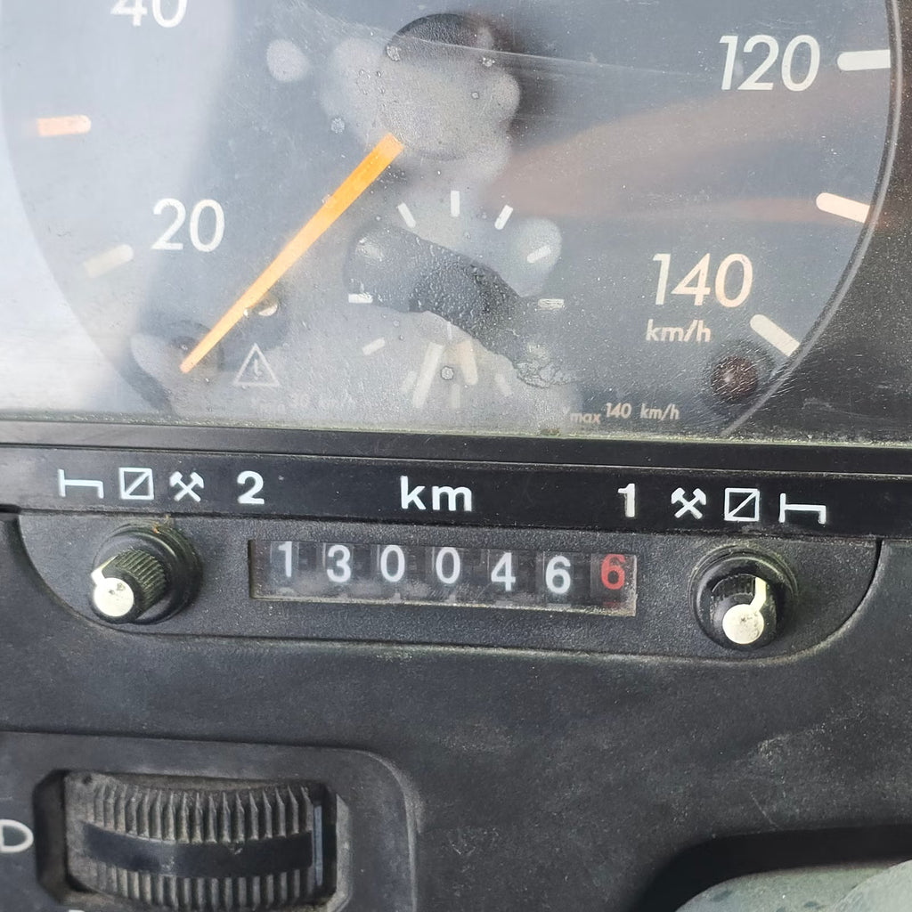 Camion Mercedes-Benz Vario 815D 2003 - Camion-grue 150 ch