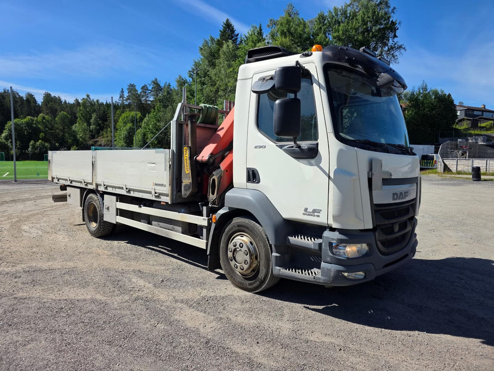Camion DAF LF 290 FA 2017 - Camion-grue Palfinger PK 12002-EH