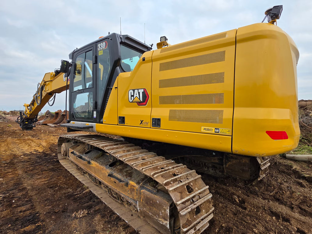 Pelle Cat 330 NG + Radiocommande