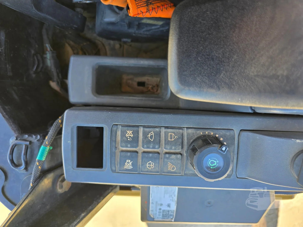 Mini Pelle Caterpillar 301.7CR 1,8 T + 3 godets + Remorque