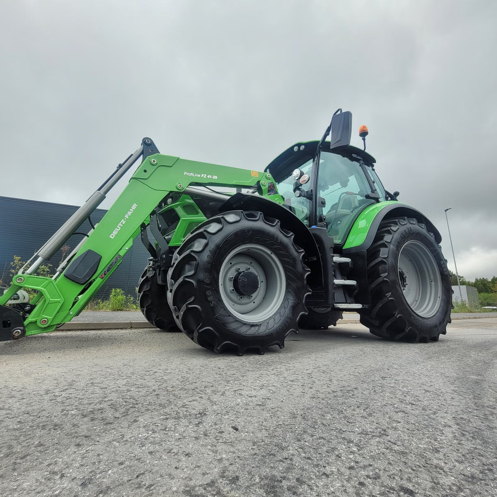Tracteur Deutz Fahr Agrotron 6130