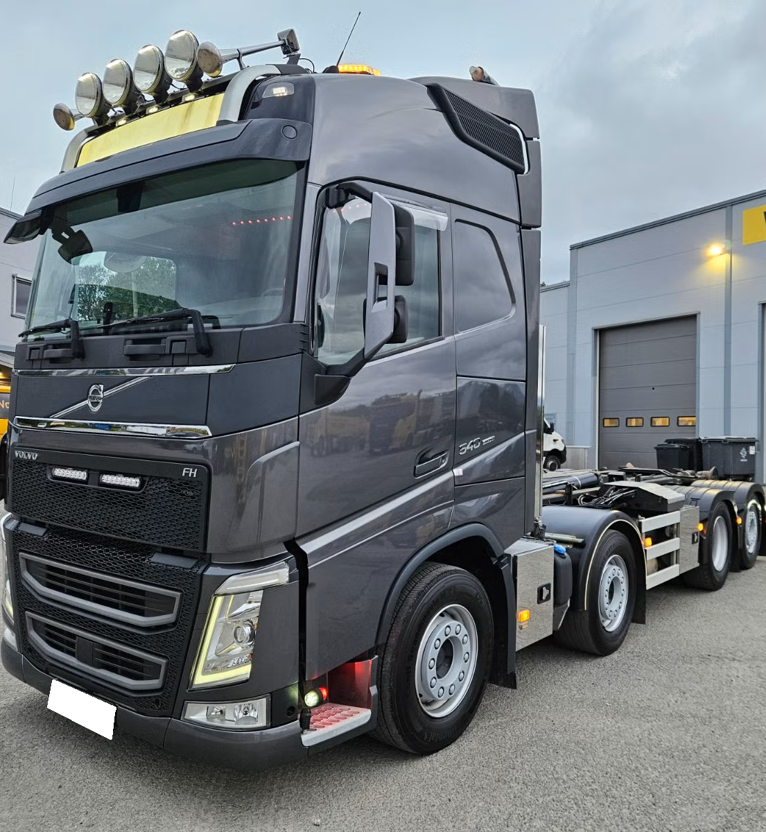 Camion benne Volvo FH13 540