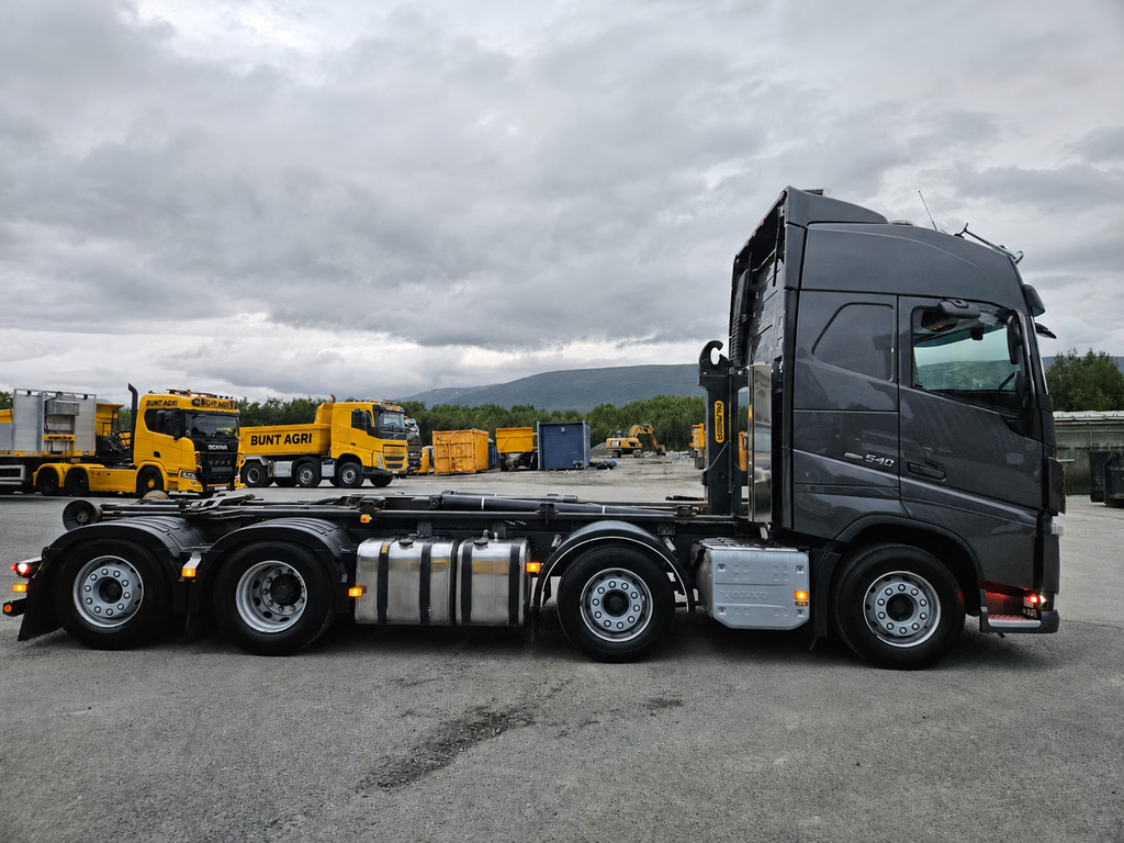 Camion benne Volvo FH13 540