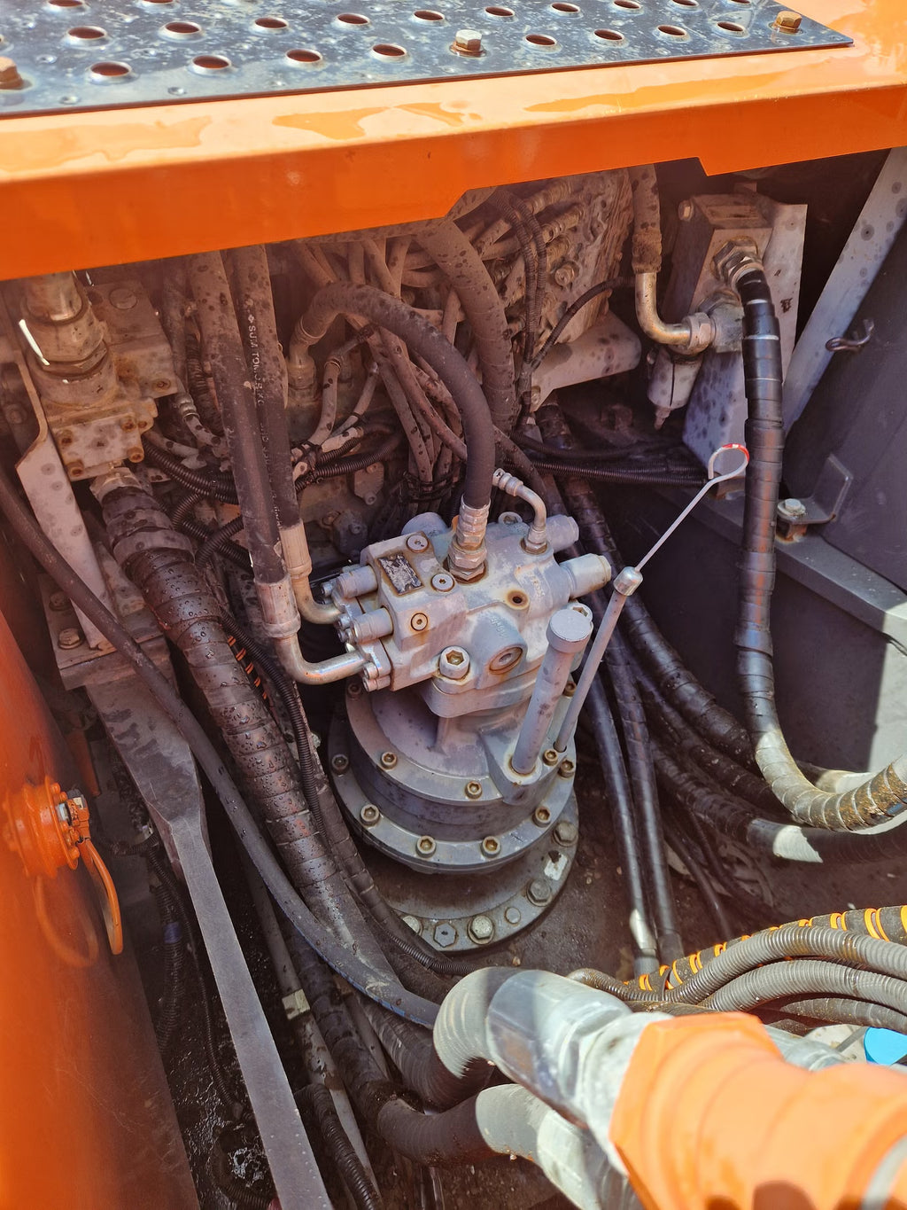 Pelle Hitachi ZX210LC-6
