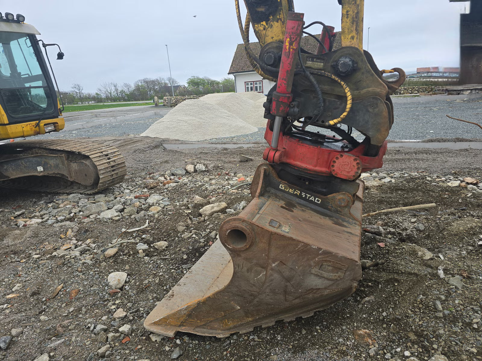 Pelle Komatsu PC240LC-10