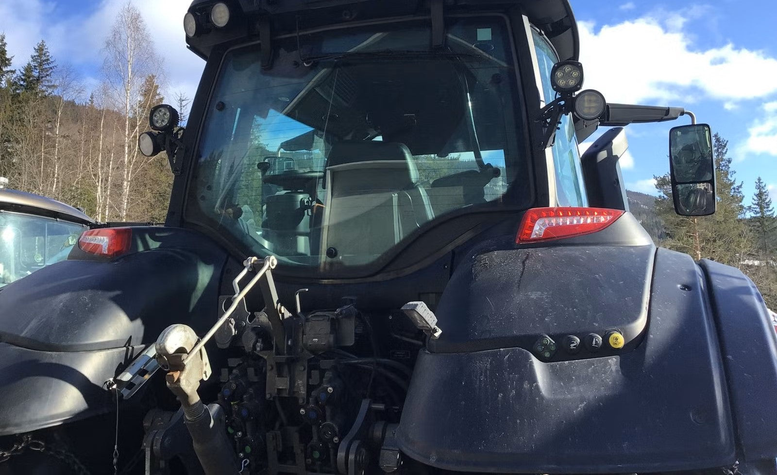 Tracteur Valtra Q305 Twin Track