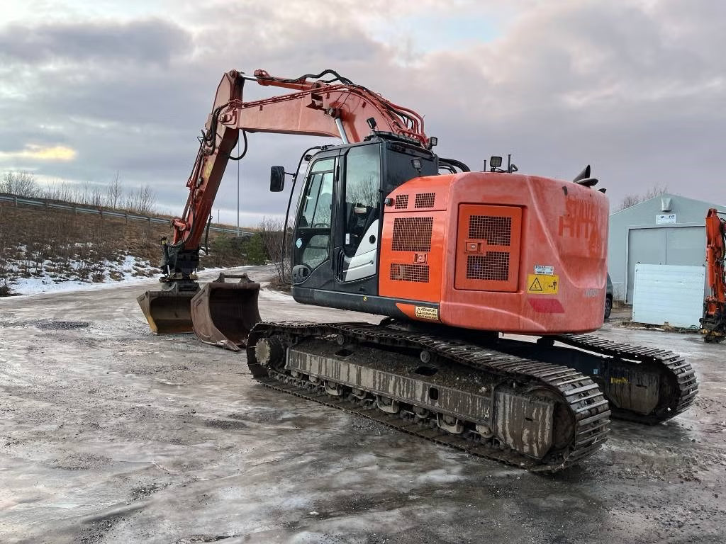 Pelle Hitachi ZX 225 US LC-6
