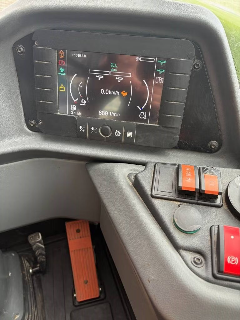 Tracteur CLAAS Scorpion 741 Varipower