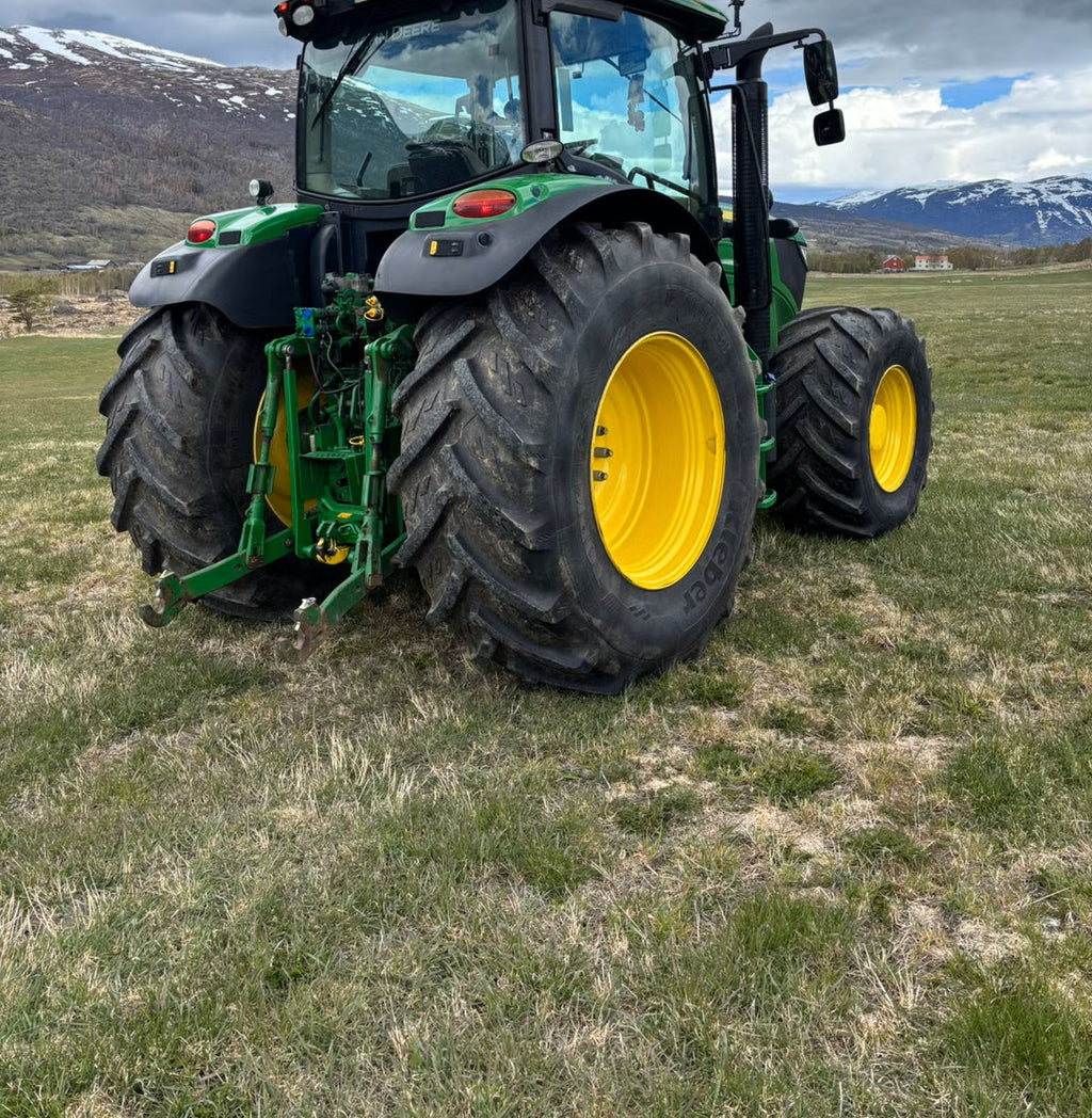 Trator John Deere 6150R