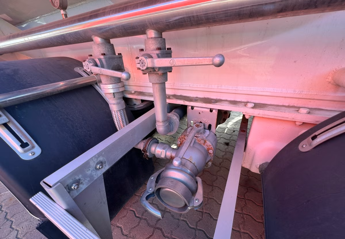 Semi-remorque vrac CMT41N 41 000 litres