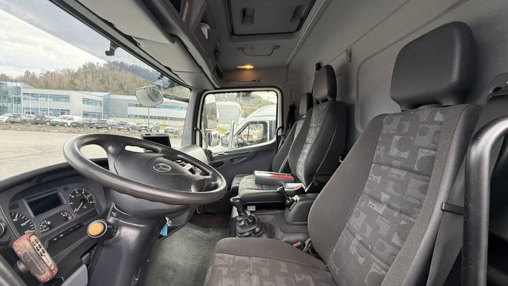 Camion Mercedes-Benz 818 L