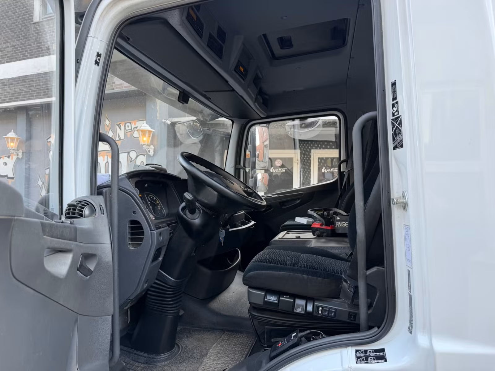 Camion Mercedes-Benz Atego 2020 - Camion-grue 150 ch