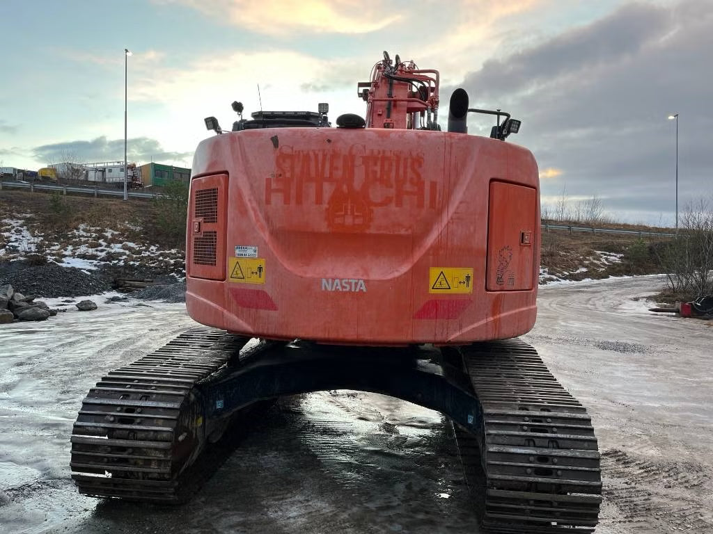 Pelle Hitachi ZX 225 US LC-6