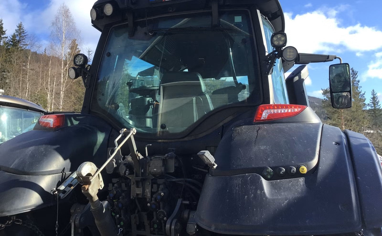 Tracteur Valtra Q305 Twin Track