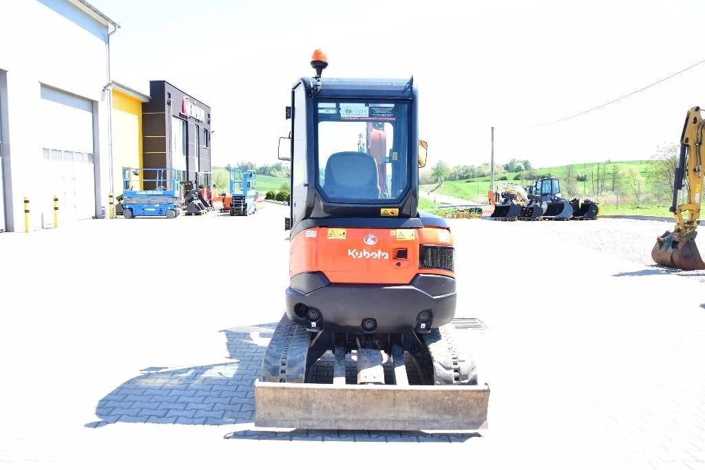 Mini Pelle Kubota U27-4 2,6 T+ 3 godets + Attache rapide