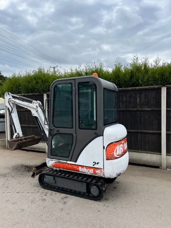 Mini Pelle Bobcat 320 1,6T + 3 godets