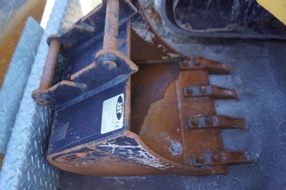 Mini Pelle Caterpillar 301.7D 1,85T + 3 godets + Remorque