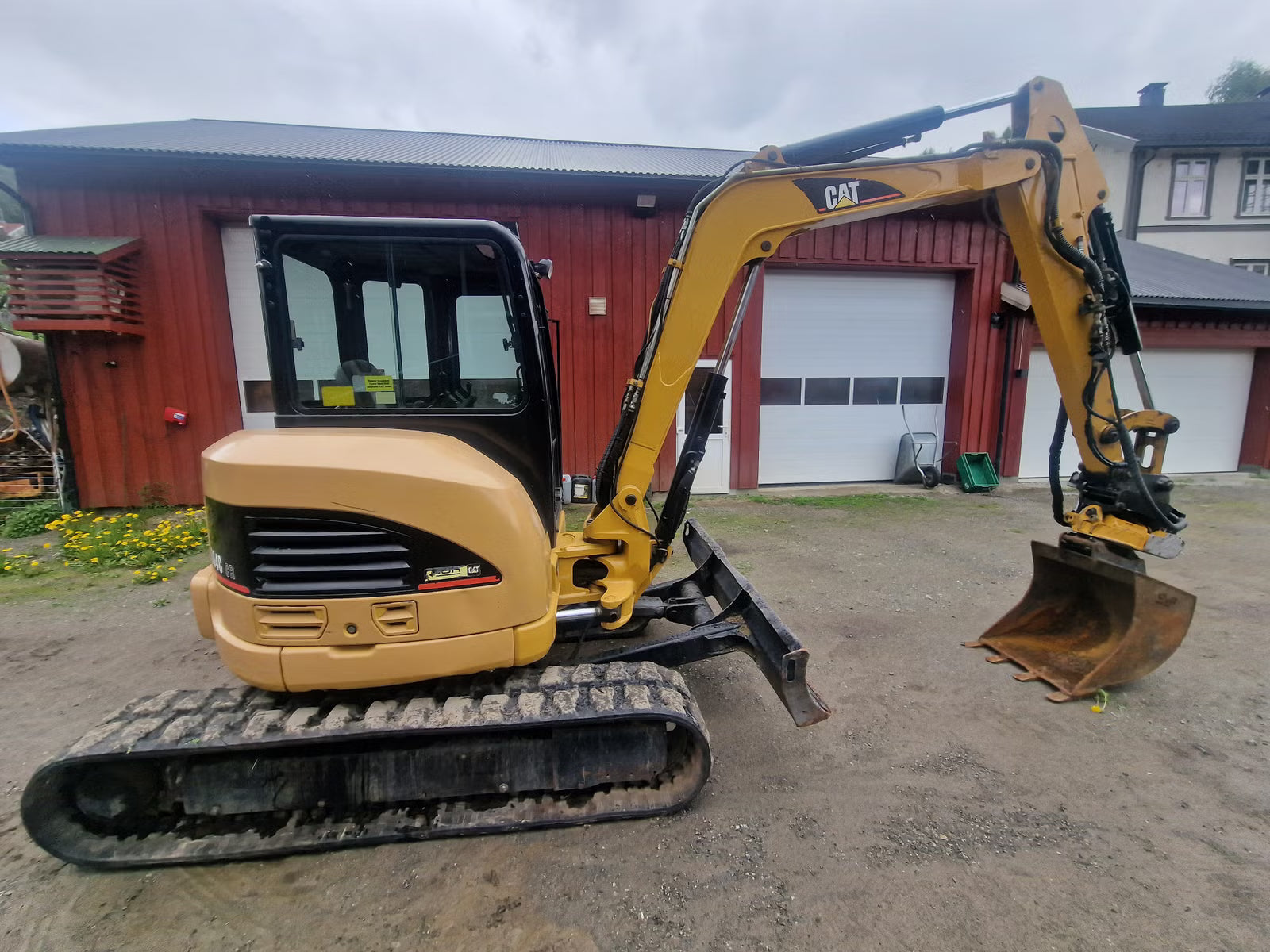 Mini Pelle Cat 304C CR + Godet rotor basculant