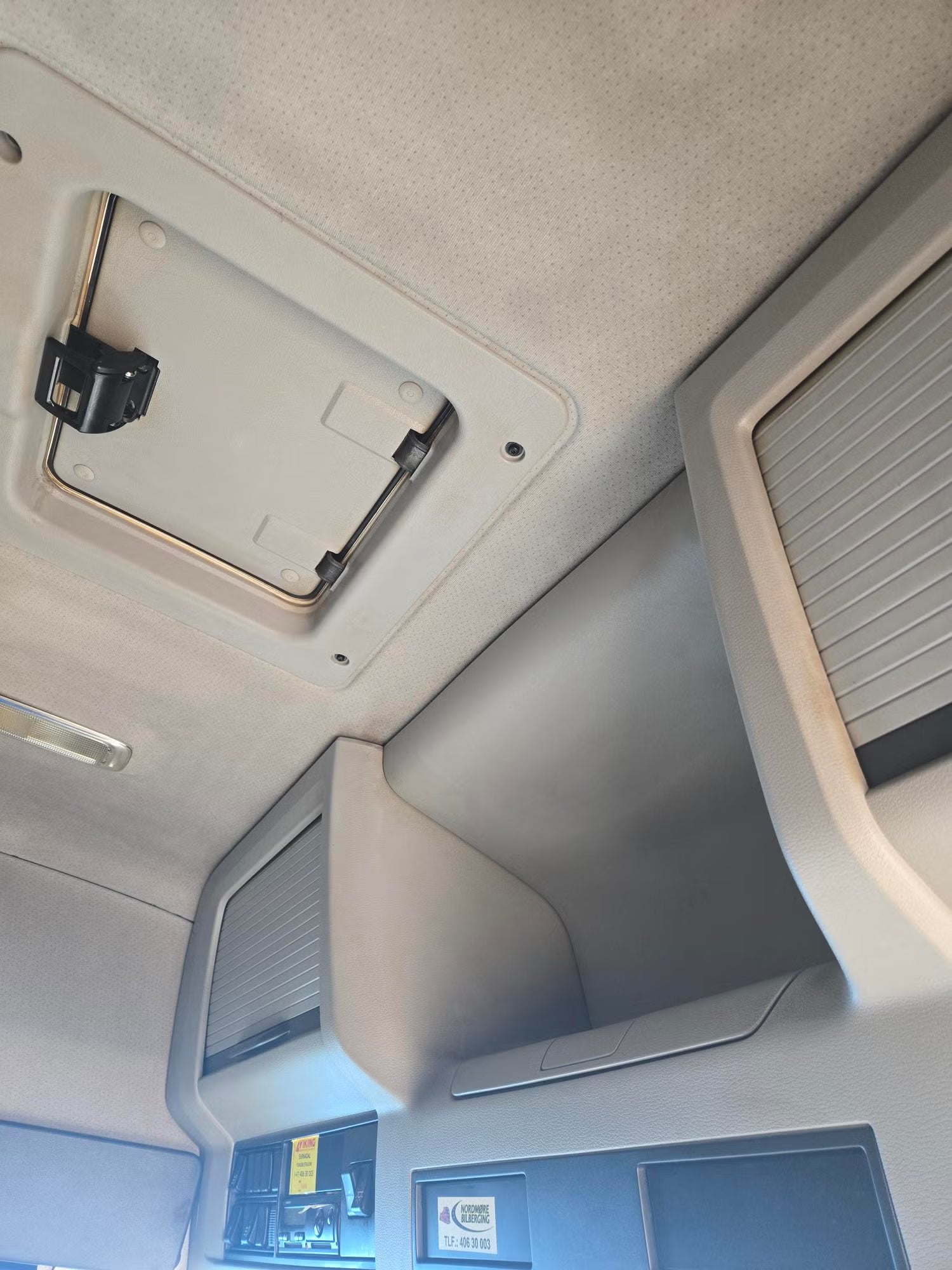Camion Volvo FM330 4x2 - Ouverture latérale complète