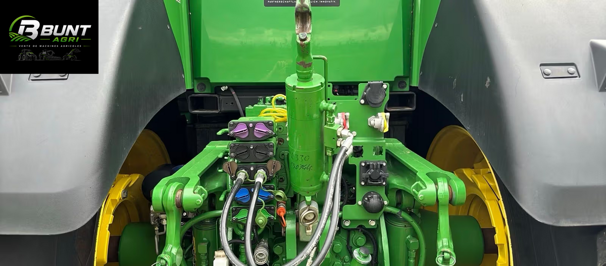 Trattore John Deere 7R 330 2023