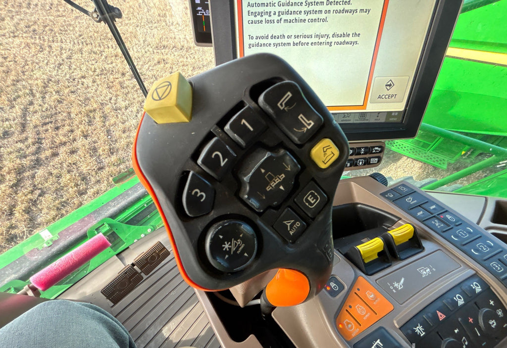 Moissonneuse-batteuse John Deere S770