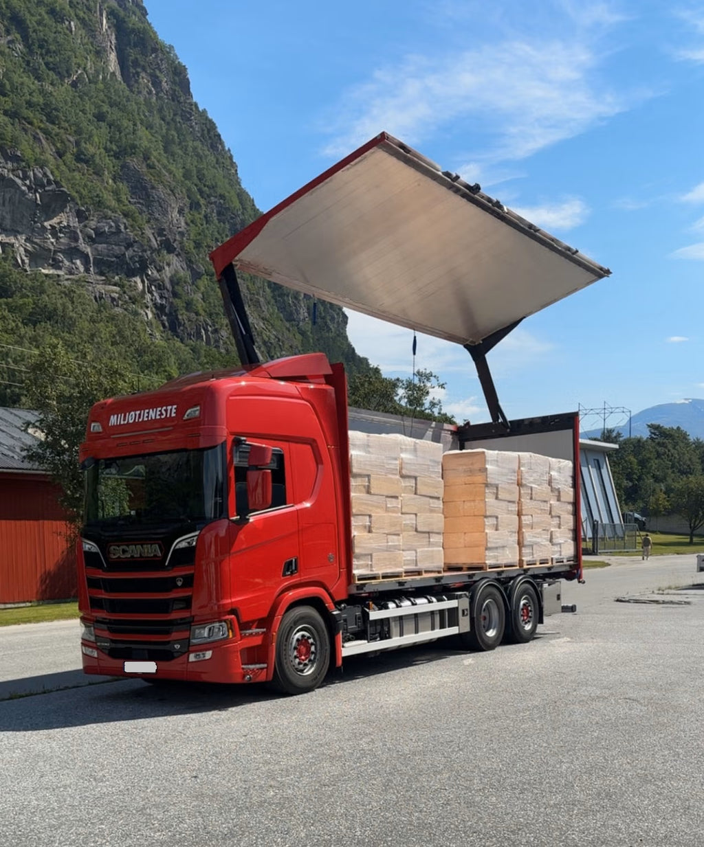 Camion à copeaux de bois Scania R590